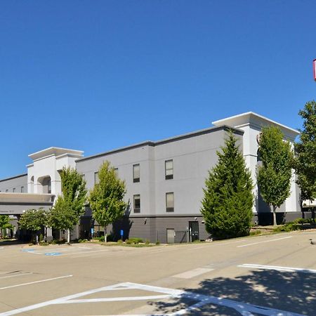 Hampton Inn Kansas City Northeast エクステリア 写真