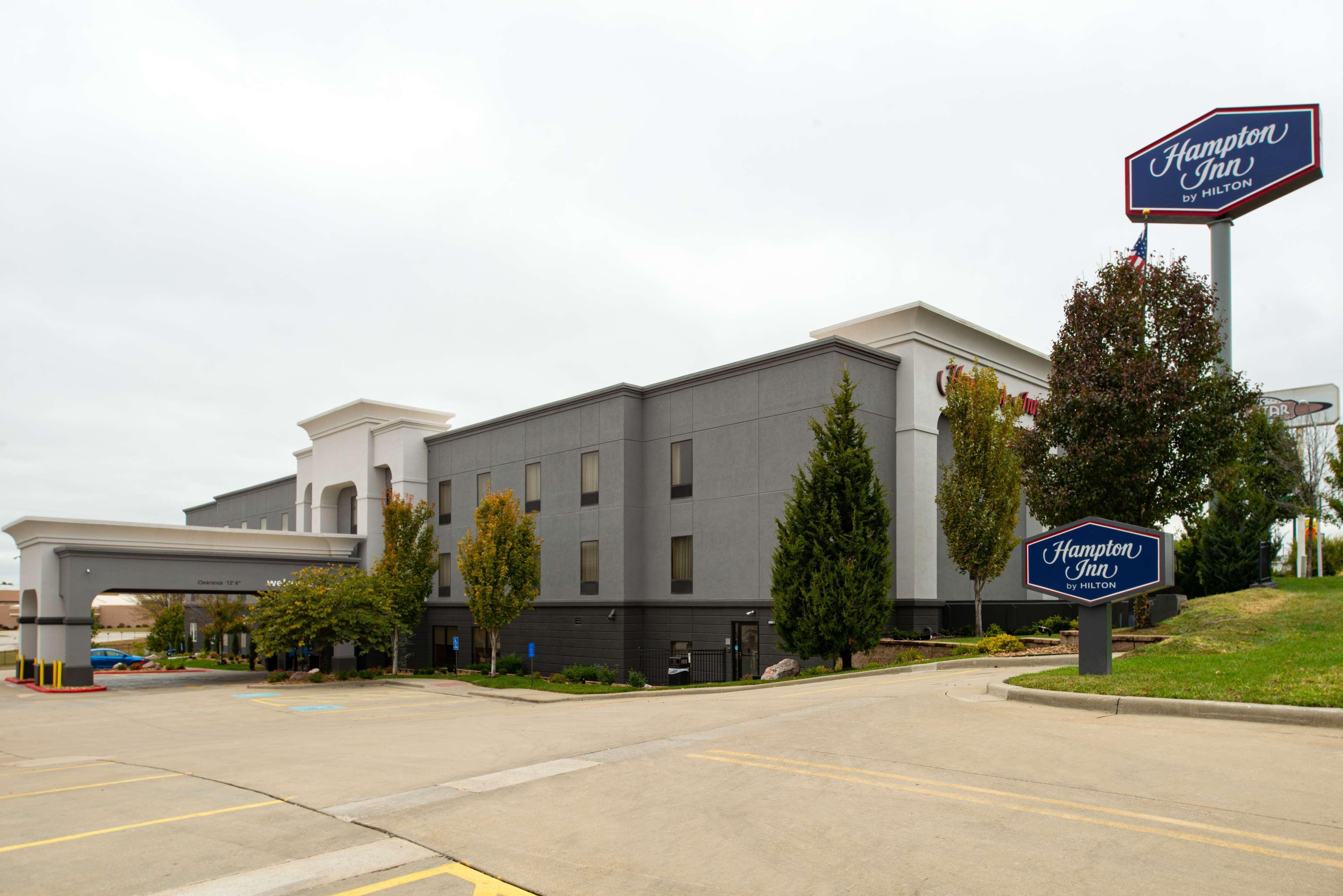 Hampton Inn Kansas City Northeast エクステリア 写真