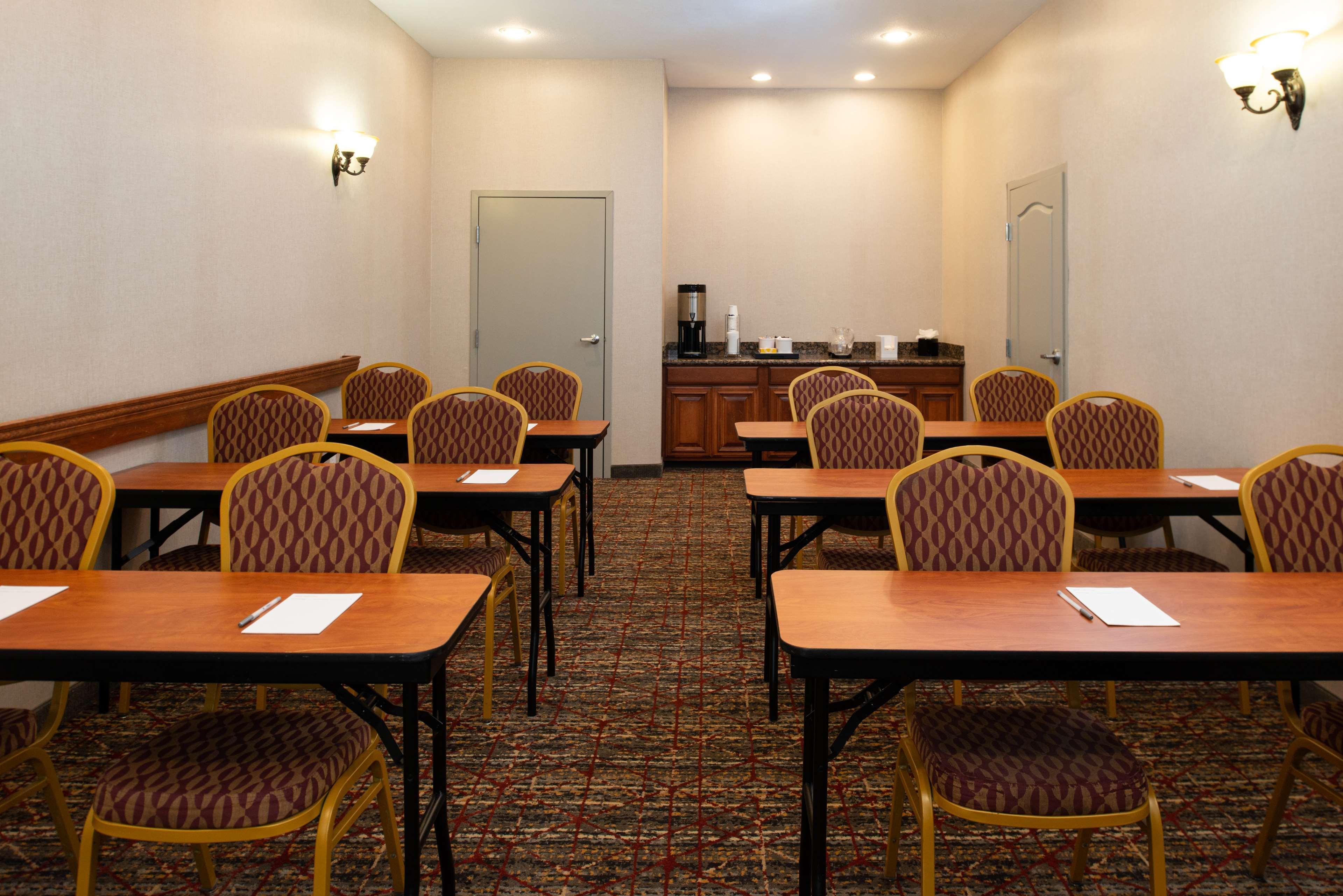 Hampton Inn Kansas City Northeast エクステリア 写真