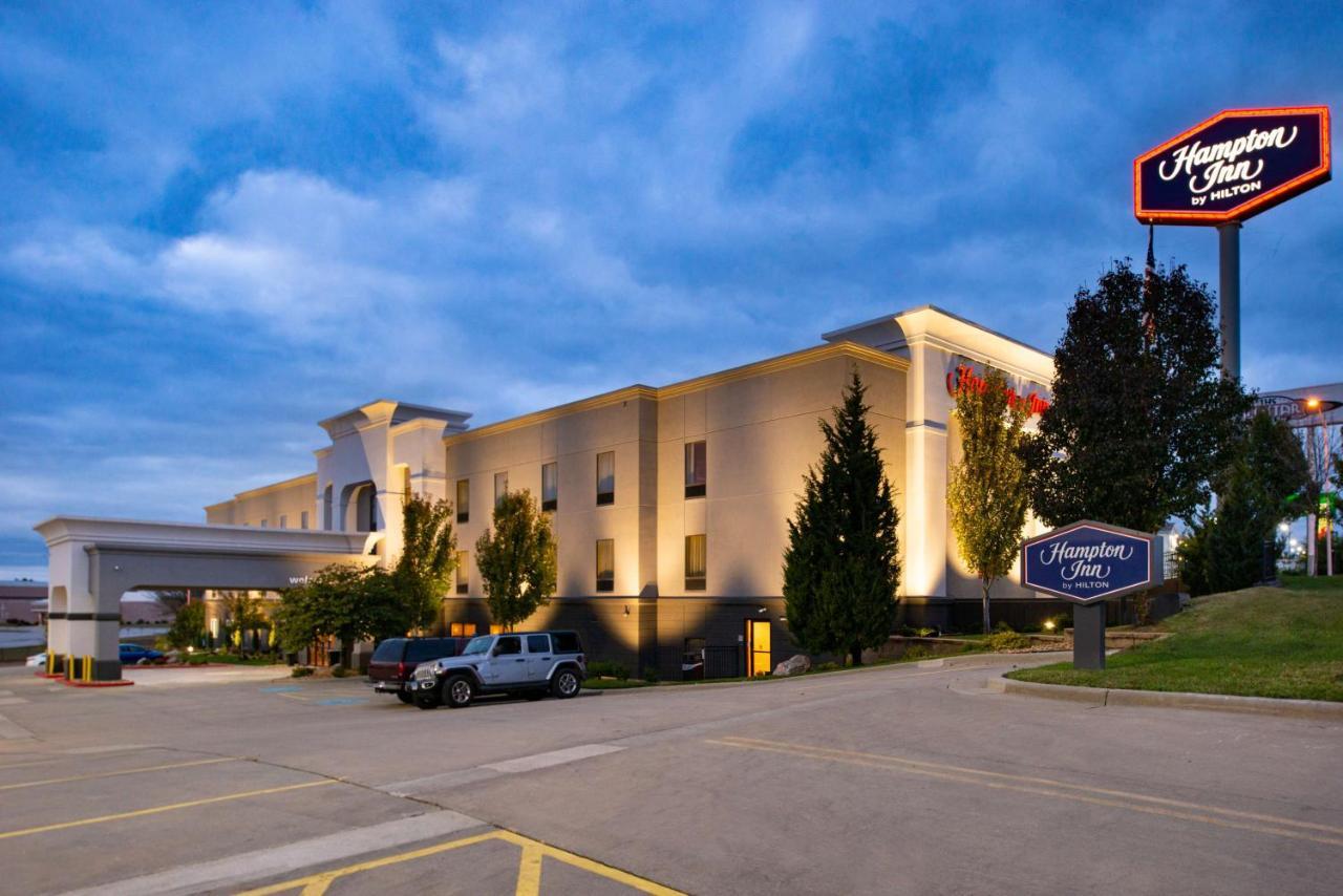 Hampton Inn Kansas City Northeast エクステリア 写真