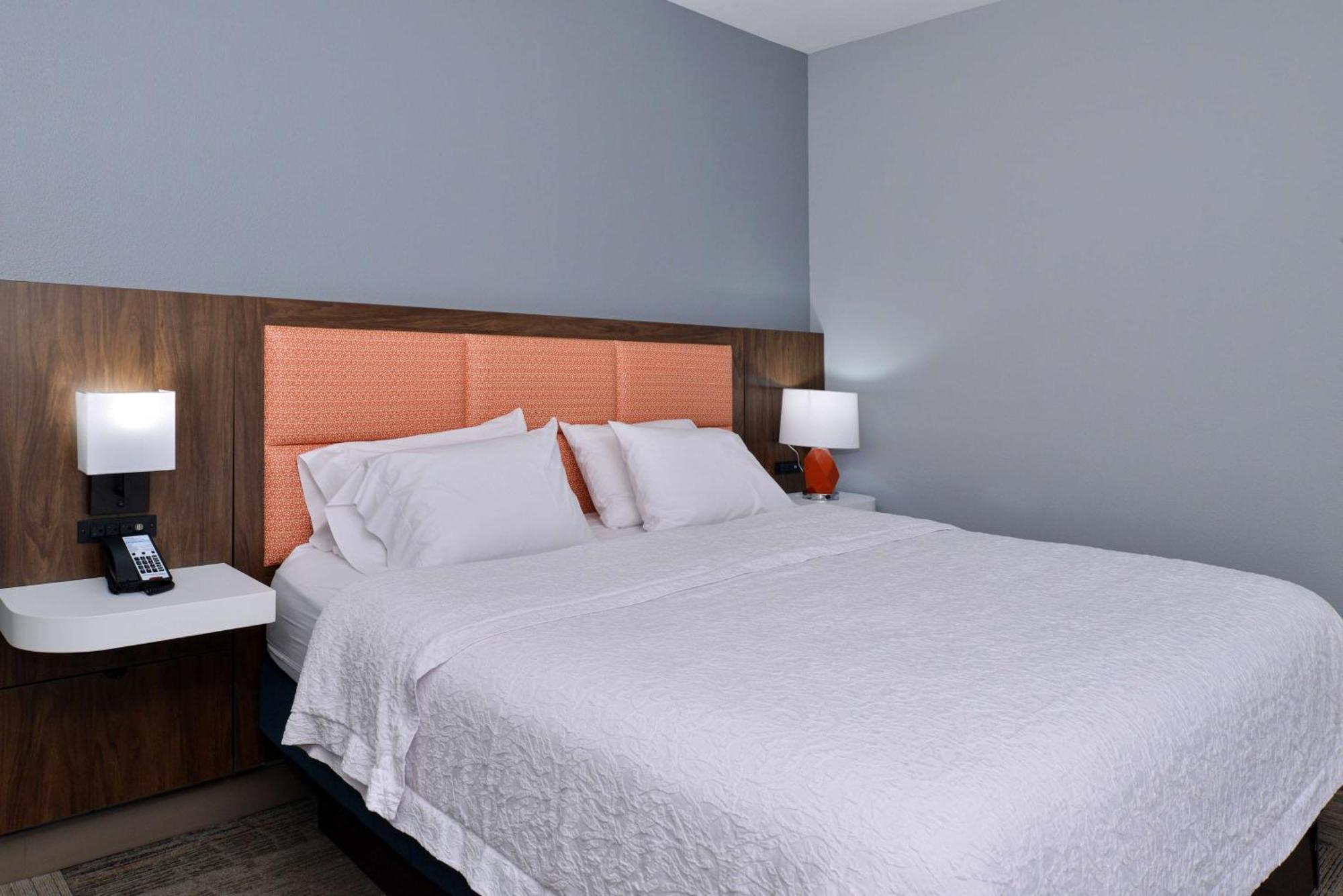 Hampton Inn Kansas City Northeast エクステリア 写真