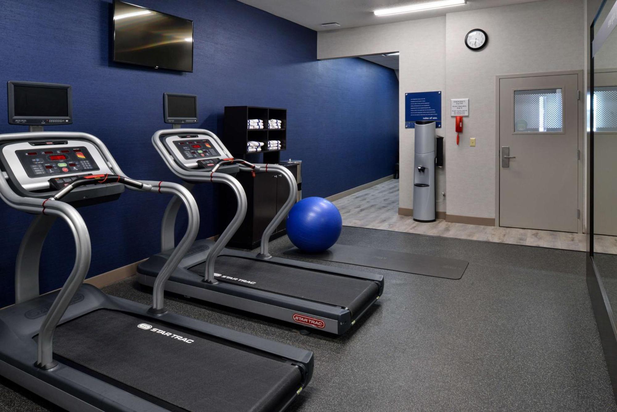 Hampton Inn Kansas City Northeast エクステリア 写真
