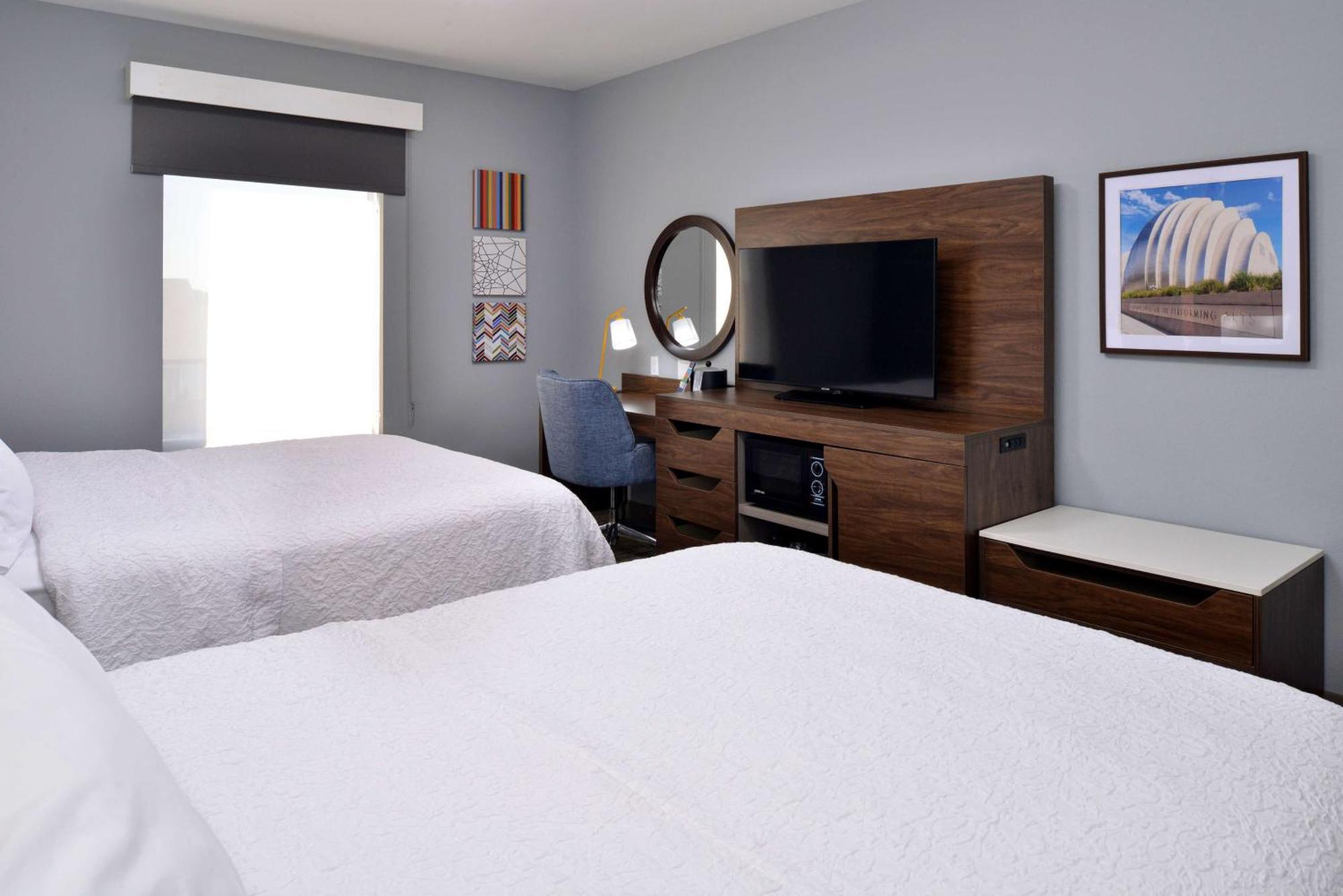 Hampton Inn Kansas City Northeast エクステリア 写真