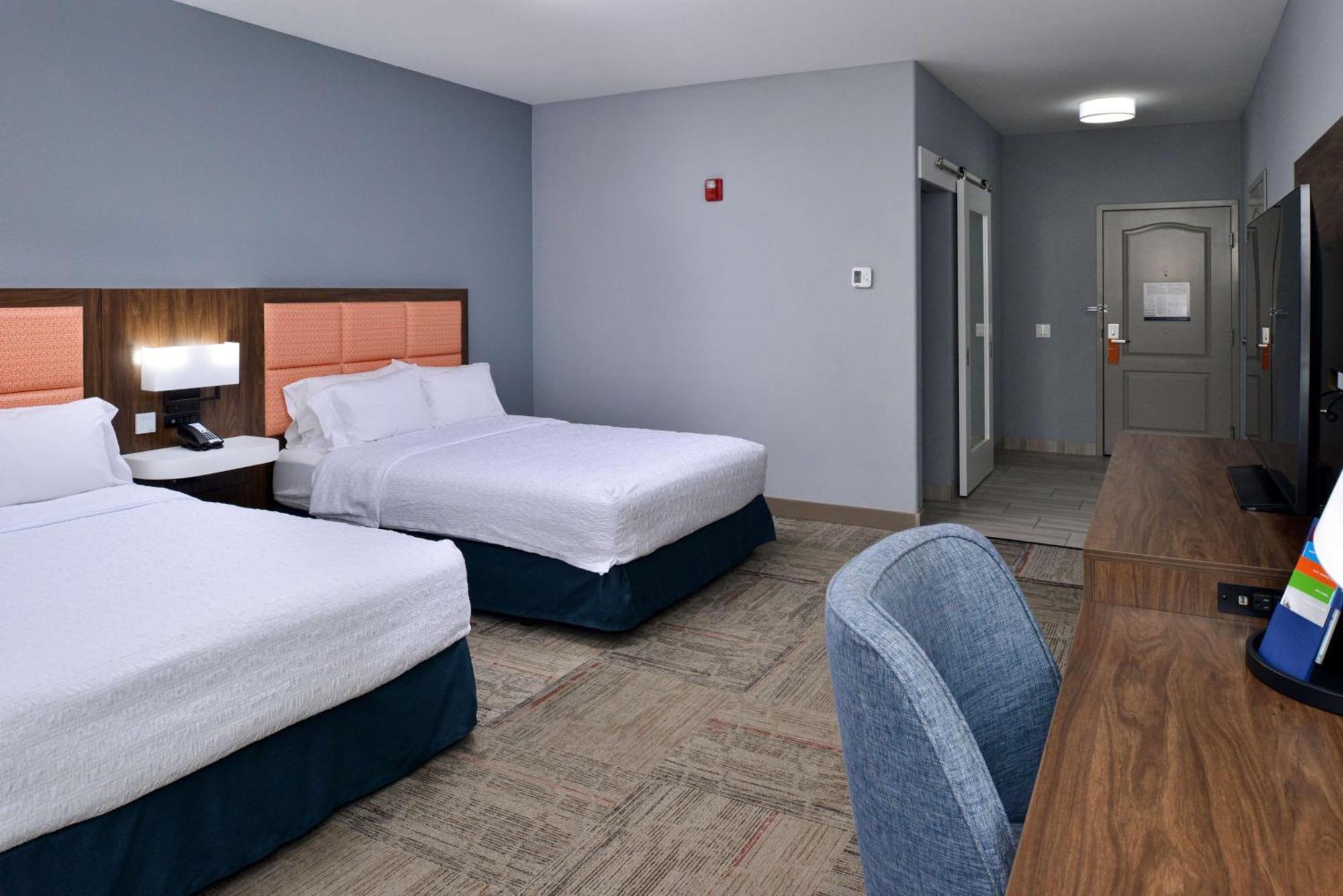 Hampton Inn Kansas City Northeast エクステリア 写真
