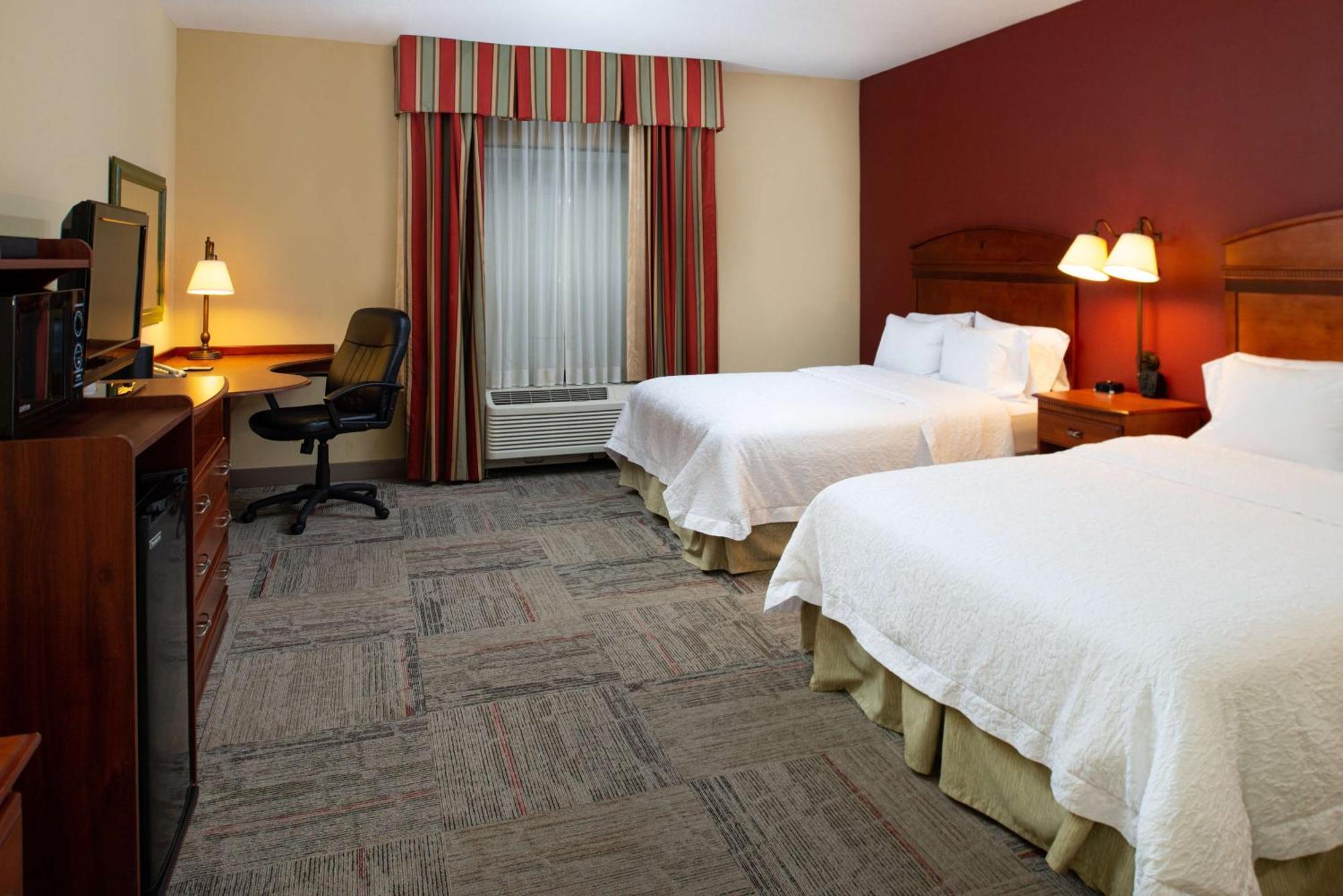 Hampton Inn Kansas City Northeast エクステリア 写真