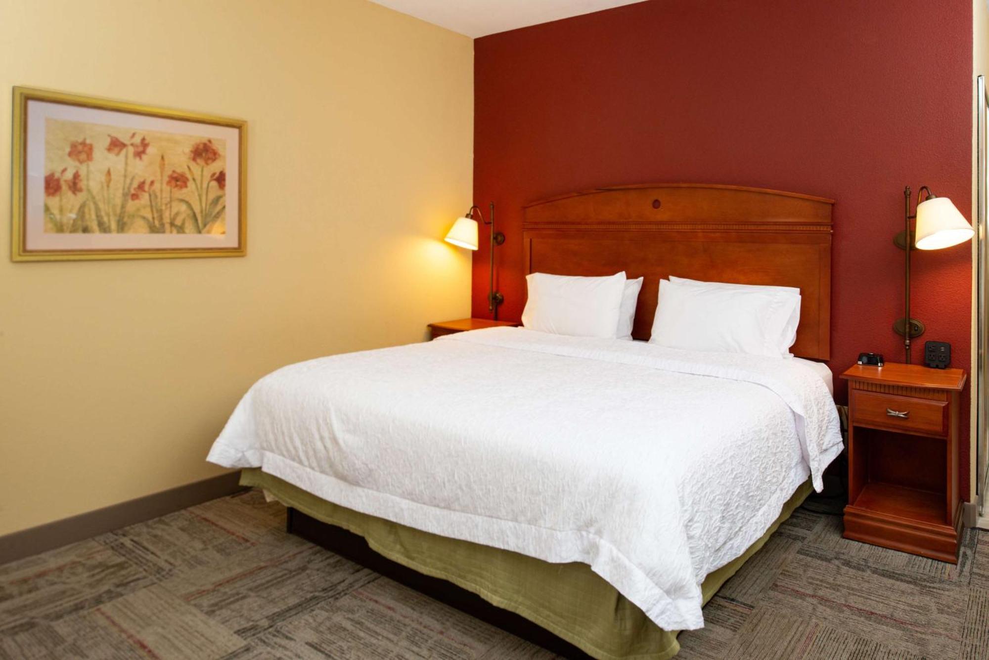 Hampton Inn Kansas City Northeast エクステリア 写真