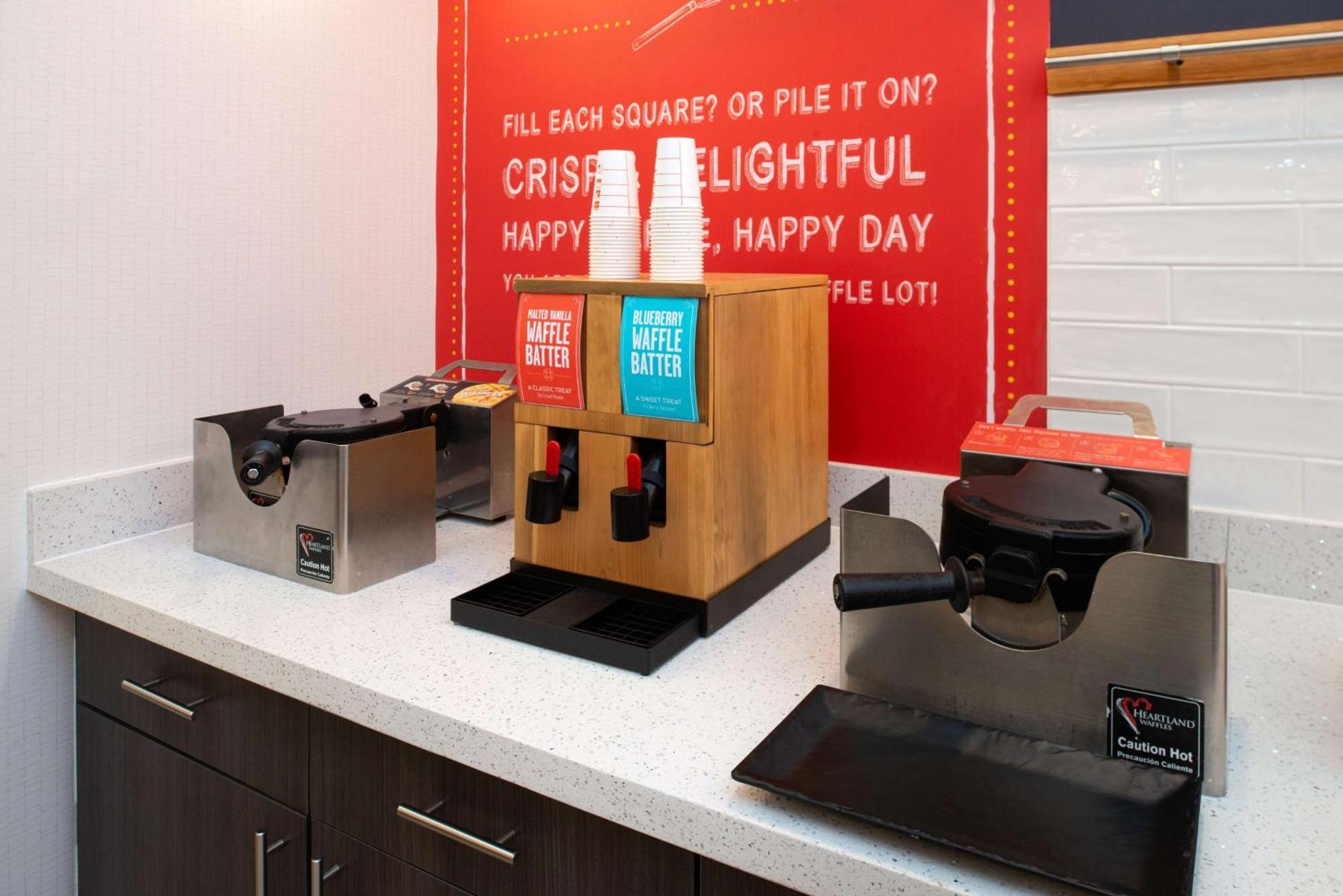 Hampton Inn Kansas City Northeast エクステリア 写真