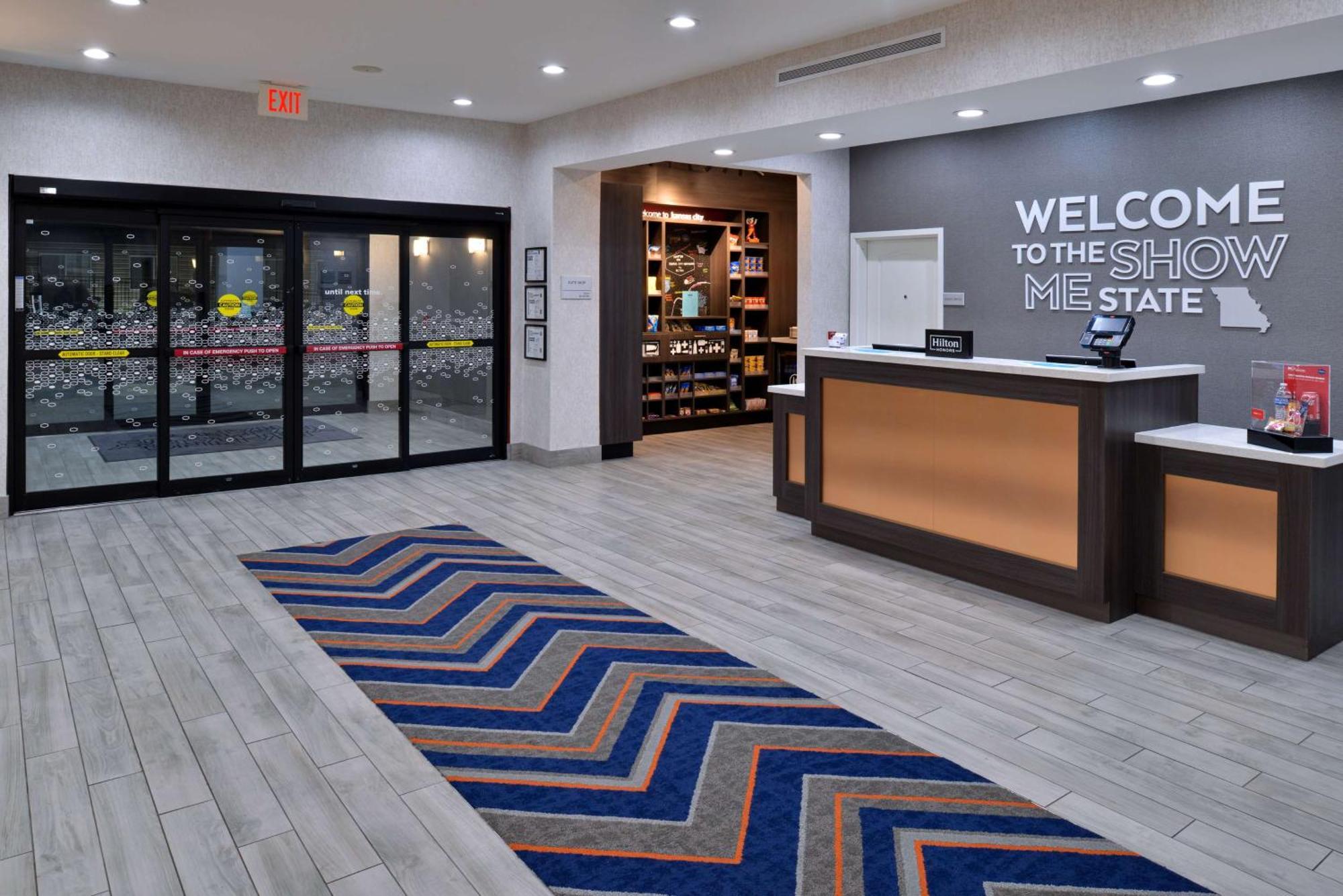 Hampton Inn Kansas City Northeast エクステリア 写真