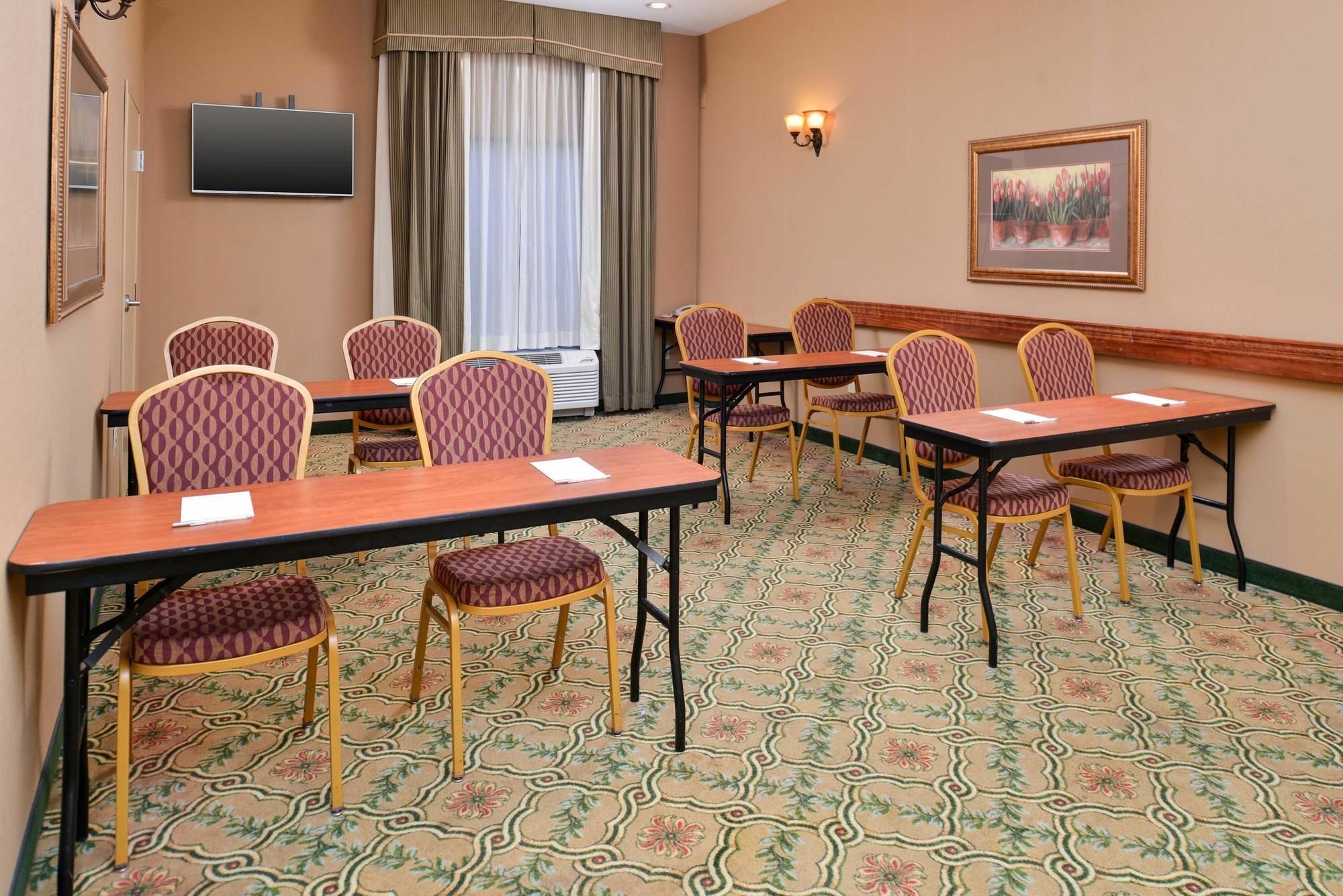Hampton Inn Kansas City Northeast エクステリア 写真