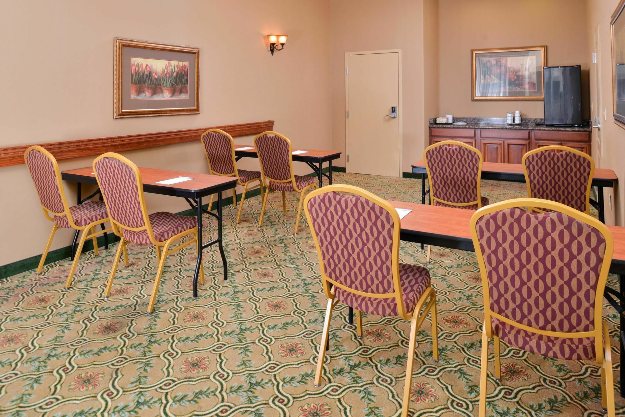 Hampton Inn Kansas City Northeast エクステリア 写真